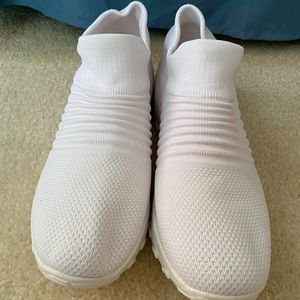 Ladies slip-on sneakers